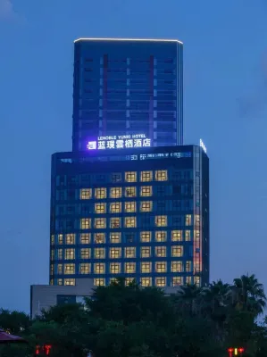 Longnan Lanpu Yunxi Hotel Hotel dekat Pedestrian Street (South Entrance & Exit)