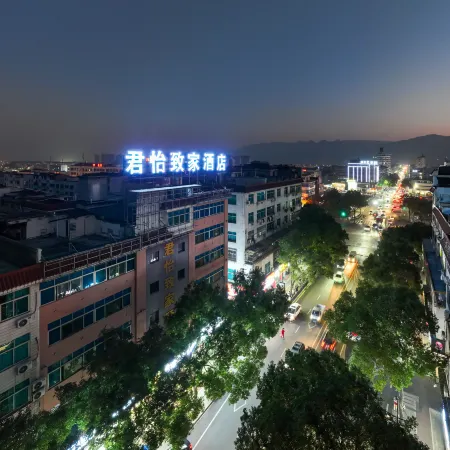 Junyi Zhijia Hotel