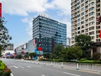 SFEEL設計師飯店（眉山三蘇祠店） 眉山三蘇祠博物館附近的飯店