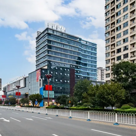 SFEEL Designer Hotel (Meishan Sansuxuan Branch)