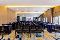 홀리데이 인 관롱 청더 피서산장