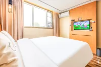 Youyou Light Luxury Hotel (Yonghe Palace Nanluoguxiang Branch) - 2 estrellas