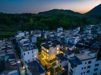 Hongcun Neighborhood · Smart Holiday Courtyard Homestay