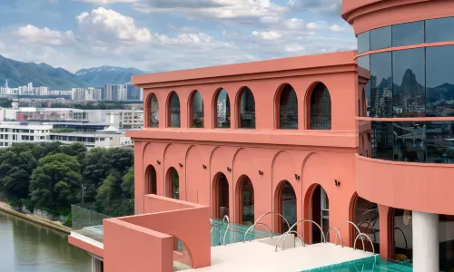 LiCLOUDS HOTEL (Guilin Two Rivers and Four Lakes Xiangshan Park)