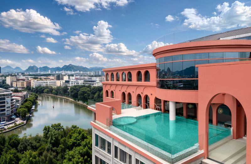 LiCLOUDS Hotel (Guilin Two Rivers and Four Lakes Xiangshan Park)