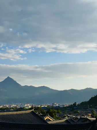 Liuyi Yunxiang View Hotel (Lijiang Old Town Branch) Отели рядом с достопримечательностью «Ancient City Huangshan Mountain Park Wenchang Palace»