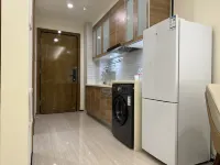 Roland Elegant Residence Homestay (Hohhot East Railway Station Guoneng Building) - Mountain View