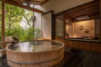 Tsurumaki Onsen Motoyu Jinya(Accommodation available for ages 13 and above) فنادق في هادانو