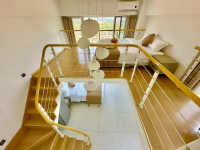 Shiyi · Luxurious Seascape Loft Homestay