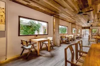 Moshu Homestay (Meishan East Station & Sansu Temple Branch)