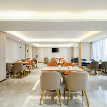 Kyriad Hotel (Guigang Wuyue Square High Speed Railway Station)