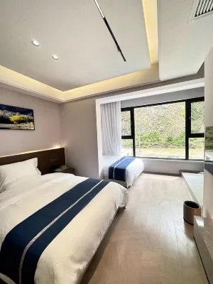 Qingding  Jiarong  Homestay (Danba  County Passenger  Transport  Center  Store) Hotels in Danba county town