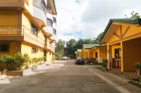 RedDoorz @ Farm Side Hotel Laoag City