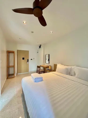 ห้องสแตนดาร์ด เตียงใหญ่ 1 เตียง