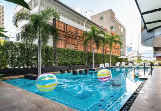 Solitaire Bangkok Sukhumvit 11 Отели рядом с достопримечательностью «Сэнсэп»