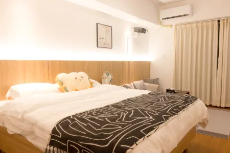 Qianxun Apartment Serviced Apartment (Haifeng Tianhong Shopping Center Plaza)