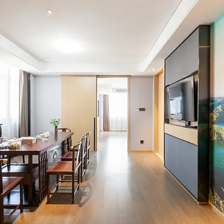 Meilun Boyue Hotel Отели в г. Чантин