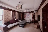 Glam Lake Hotel