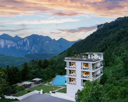 enshiranqi homestay Отели рядом с достопримечательностью «Seven Star village Scenic Area»