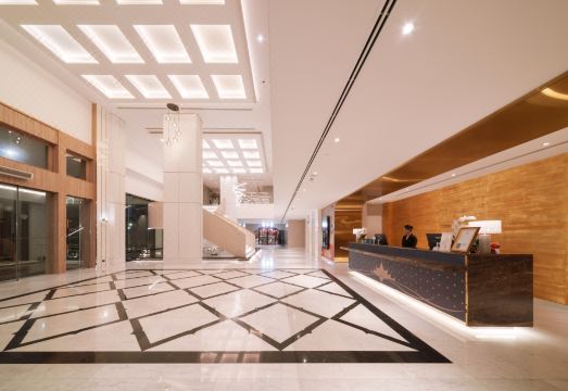 디럭스 플레이스 로비