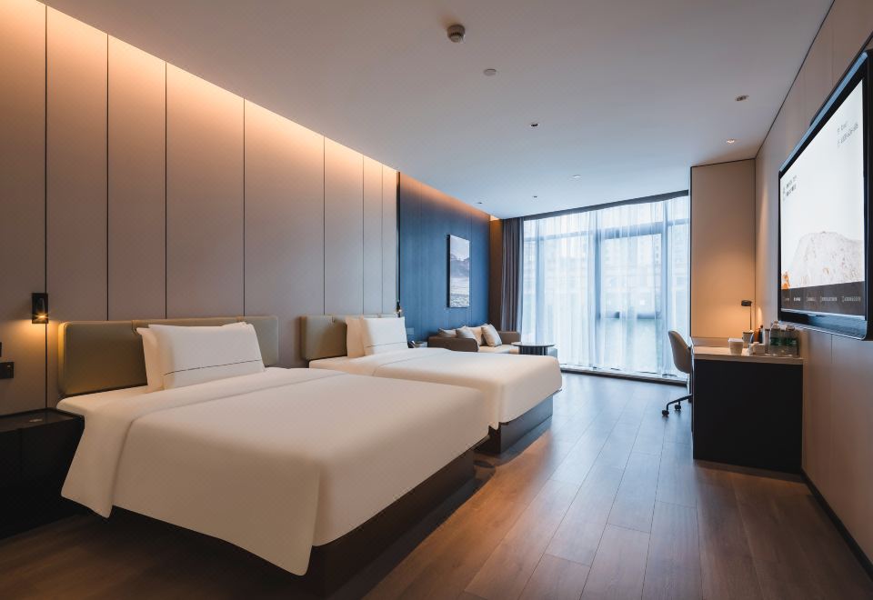 2. 아투어 호텔 칭..