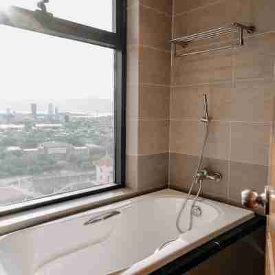 Beachfront Luxury 2 Bedroom Apartment by Villuxy Rooms