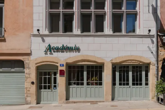 Académie Hôtel Lyon Отели рядом с достопримечательностью «Лионский музей изобразительных искусств»