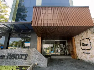 The Henry Hotel Roost Bacolod