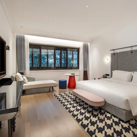 Yanguan Chaolezhicheng Shuishi Hotel