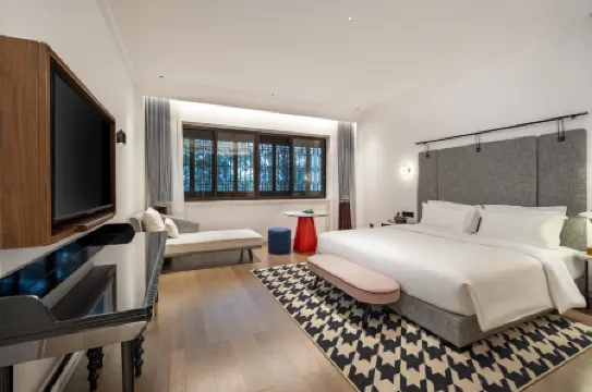 Yanguan Chaolezhicheng Shuishi Hotel