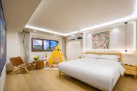 Qianyu Homestay in Dujiangyan (Dujiangyan Scenic Area) - balcony