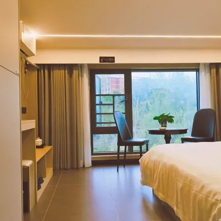 Xinhui Hotel (Meitan Qiushi High School)