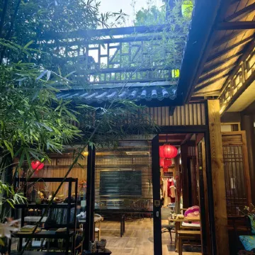 Fengdiao Yushun Hostel Отели рядом с достопримечательностью «Храм Линь Ань»