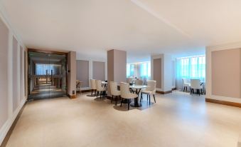 Vienna Hotel(Xian Station Wulukou Subway Station Store)
