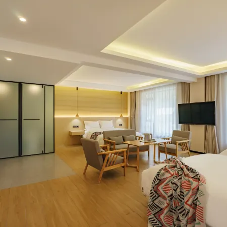 Jingu Mountain Homestay (Jiuzhaigou Qiangguqing Store)