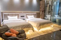 Dengfeng Movie Homestay (Ya'an High-Speed Rail Station) Hotels in Ya'an Railway Station Area