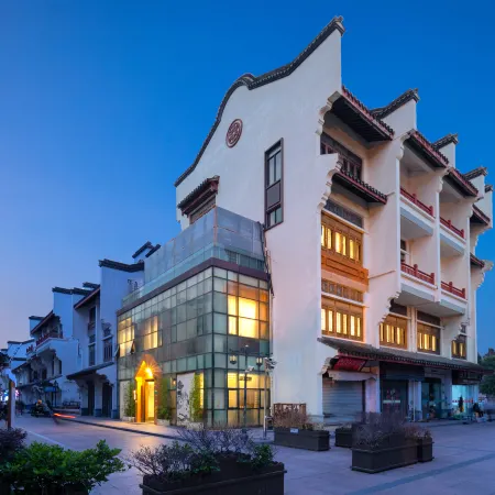 Floral Hotel·Ruili Hotel
