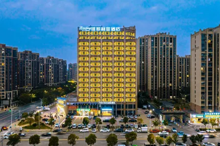 Bincheng Victoria Hotel (Nanchang Qingshanhu Wanda Shenqiao Subway Station Branch) Отели рядом с достопримечательностью «Yuweizhou Park»