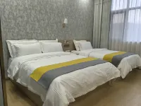 Suiyun Zizai Homestay - غرفة مطلة على الجبل