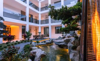 Dali Shanhe Hidden Luxury Hotel