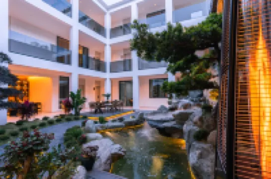 Dali Shanhe Hidden Luxury Hotel Hotels near The Chongsheng Temple And The Three-Pagoda Culture Tourist Area