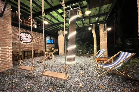 Koon Hom Apartment Отели в г. Ban Dung