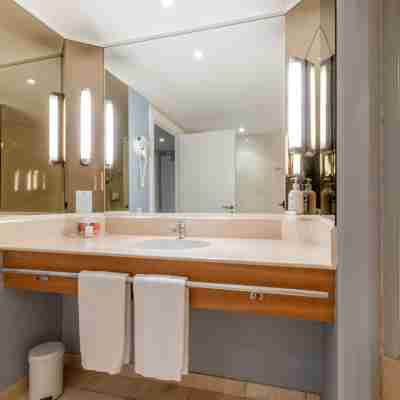 Holiday Inn Nice - Saint Laurent Du Var Rooms