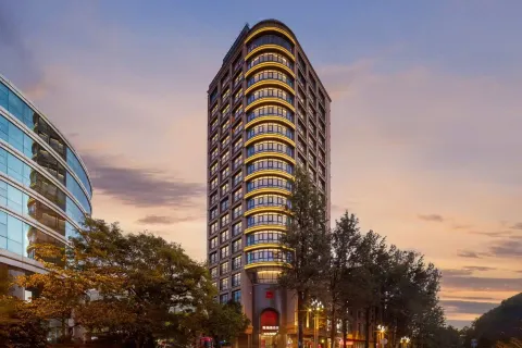 LIRIDE RED HOTEL