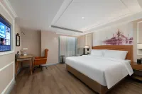 Mehood Ritz Hotel (Wuhu Pedestrian Street Jinghu Park)