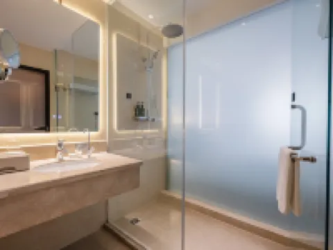 Weihai Baina Ruiting Hotel (Weihai Center) Hotels near Weihai Happiness Gate