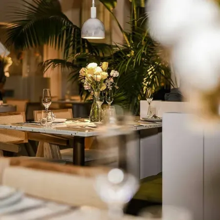 Yuanmanju Hotel (Shenzhen Dongmen Pedestrian Street Vientiane City Branch)