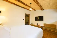 二十四度簡飯店（九寨溝遊客中心店） 民俗風情文化廣場附近的飯店