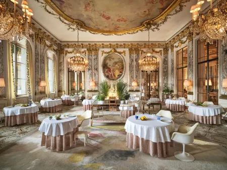 Le Meurice Отели рядом с достопримечательностью «Сад Отель де Сан»