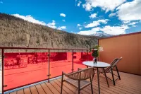 Yunji Hotel (Siguniang Mountain Scenic Area)